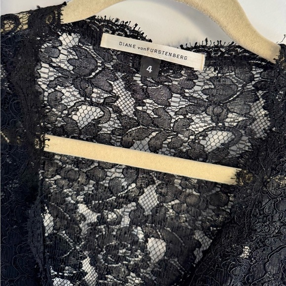Rare Vintage Diane von Furstenberg Black Lace Wrap Top Bell Sleeves Holiday 4 - Picture 9 of 10